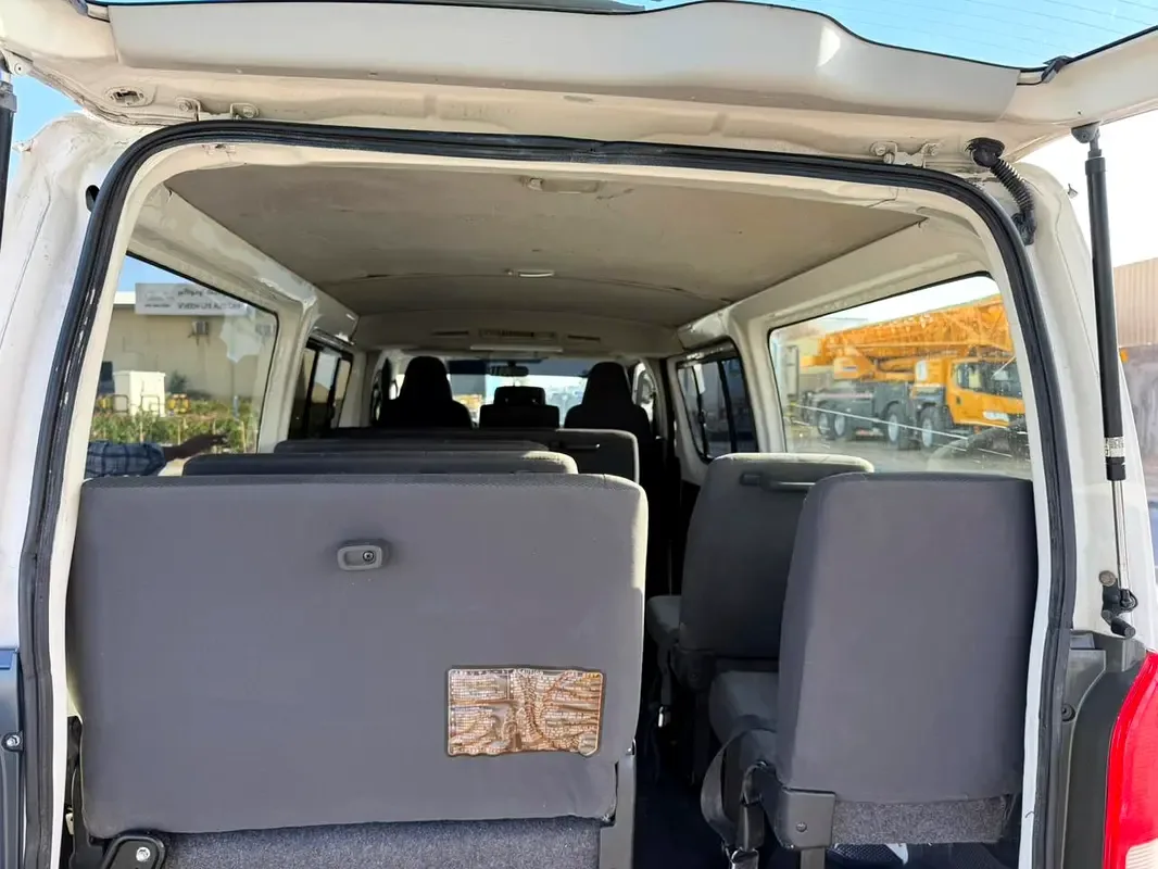 Toyota Hiace 2.7 MT (151 hp) - 4