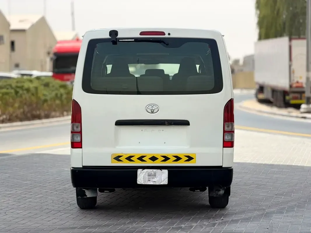 Toyota Hiace 2.7 MT (151 hp) - 9