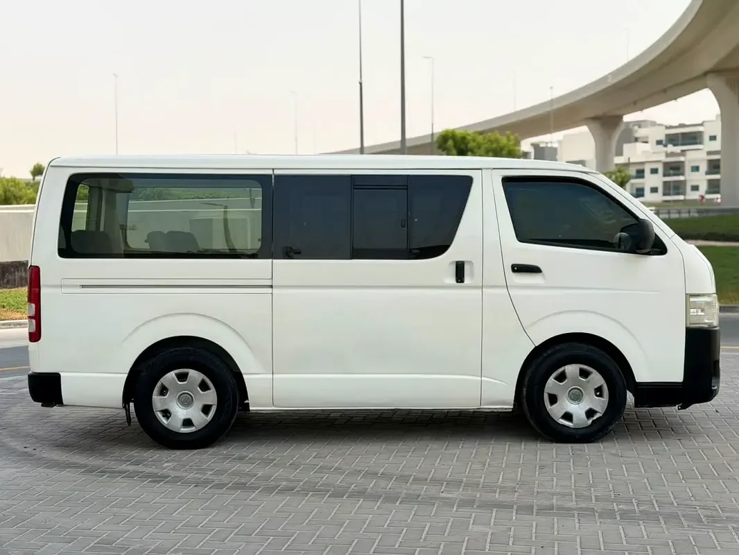 Toyota Hiace 2.7 MT (151 hp) - 11
