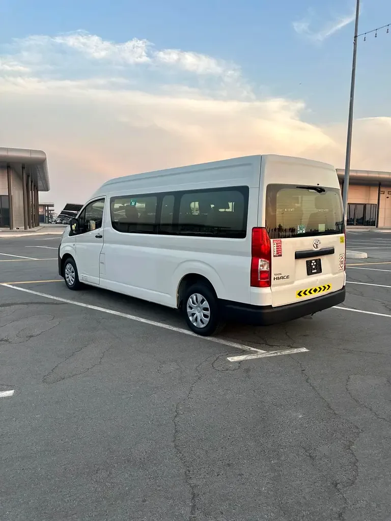 Toyota Hiace 2.7 MT (151 hp) - 4