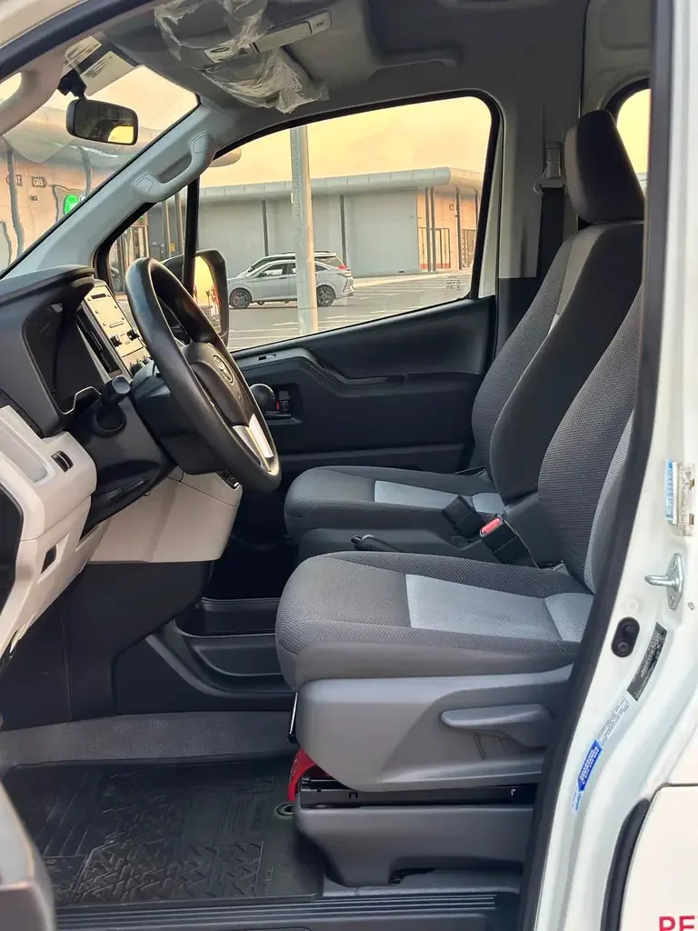 Toyota Hiace 2.7 MT (151 hp) - 7