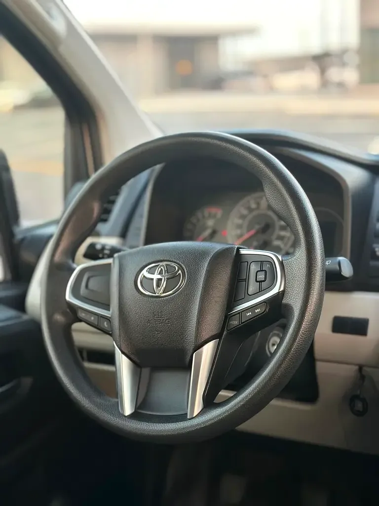 Toyota Hiace 2.7 MT (151 hp) - 9