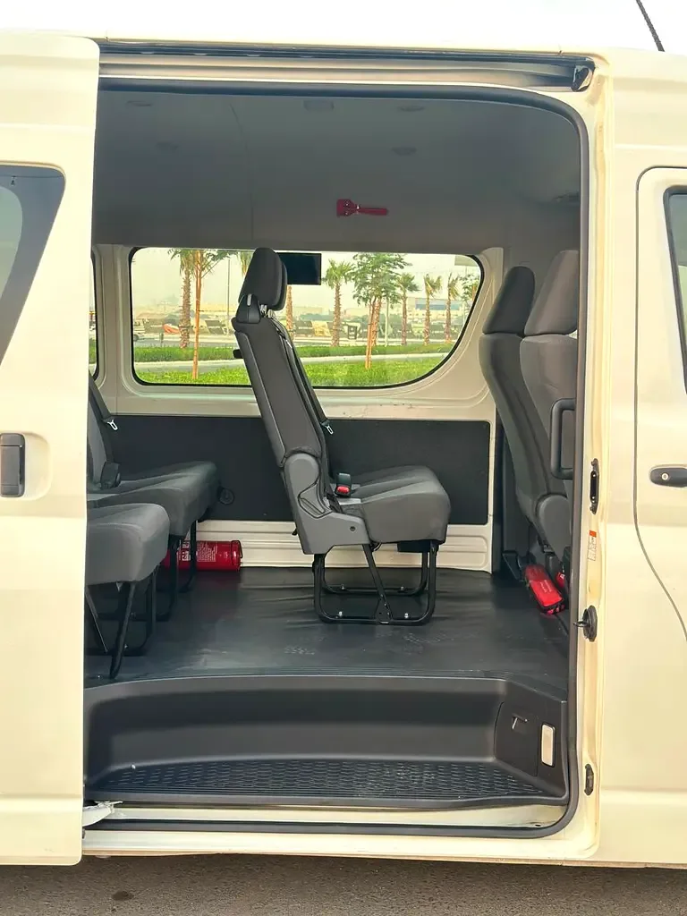 Toyota Hiace 2.7 MT (151 hp) - 12