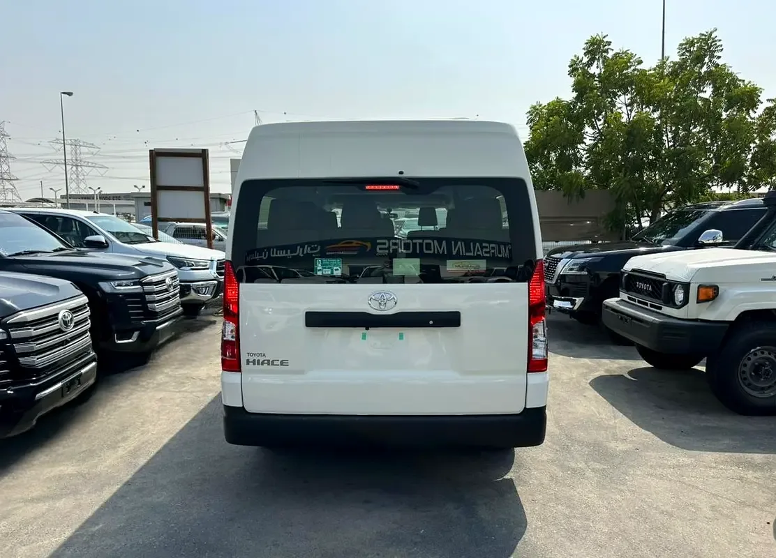 Toyota Hiace 2.8 MT (156 hp) - 6