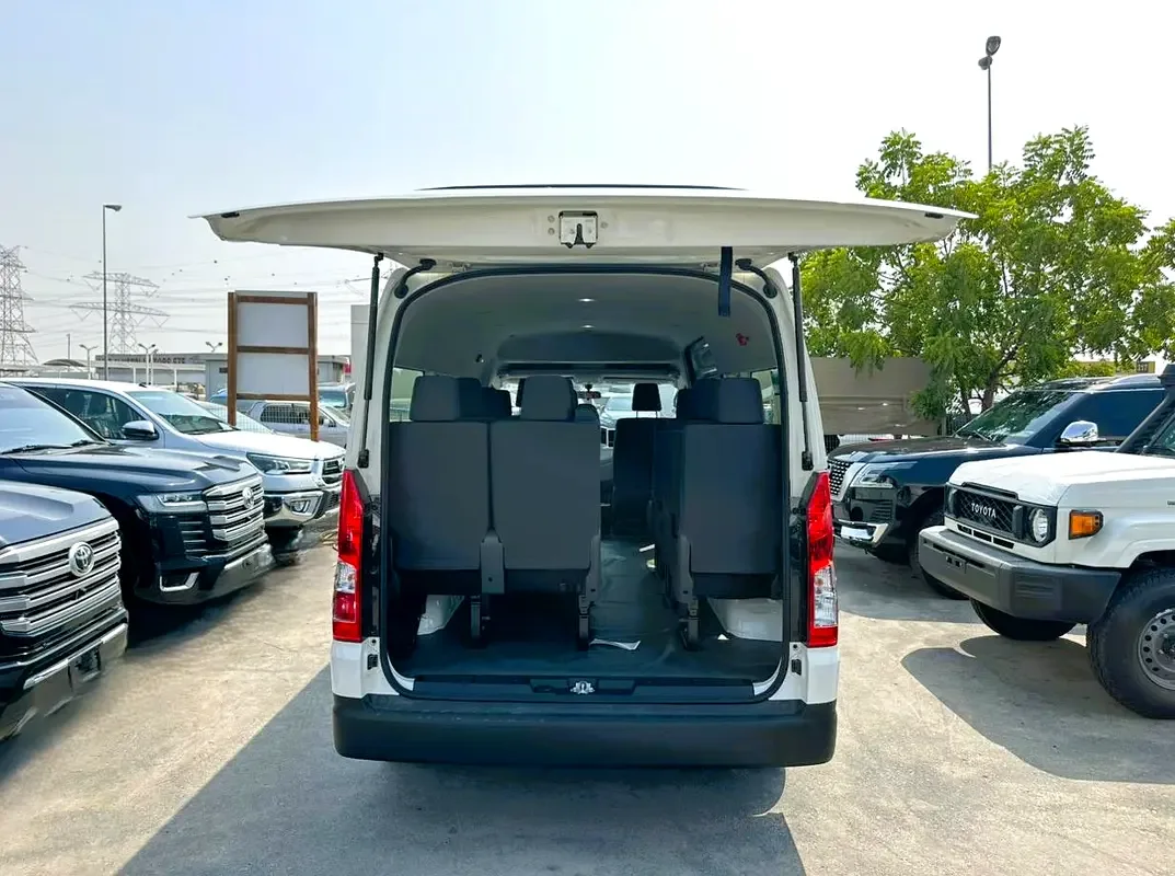 Toyota Hiace 2.8 MT (156 hp) - 5