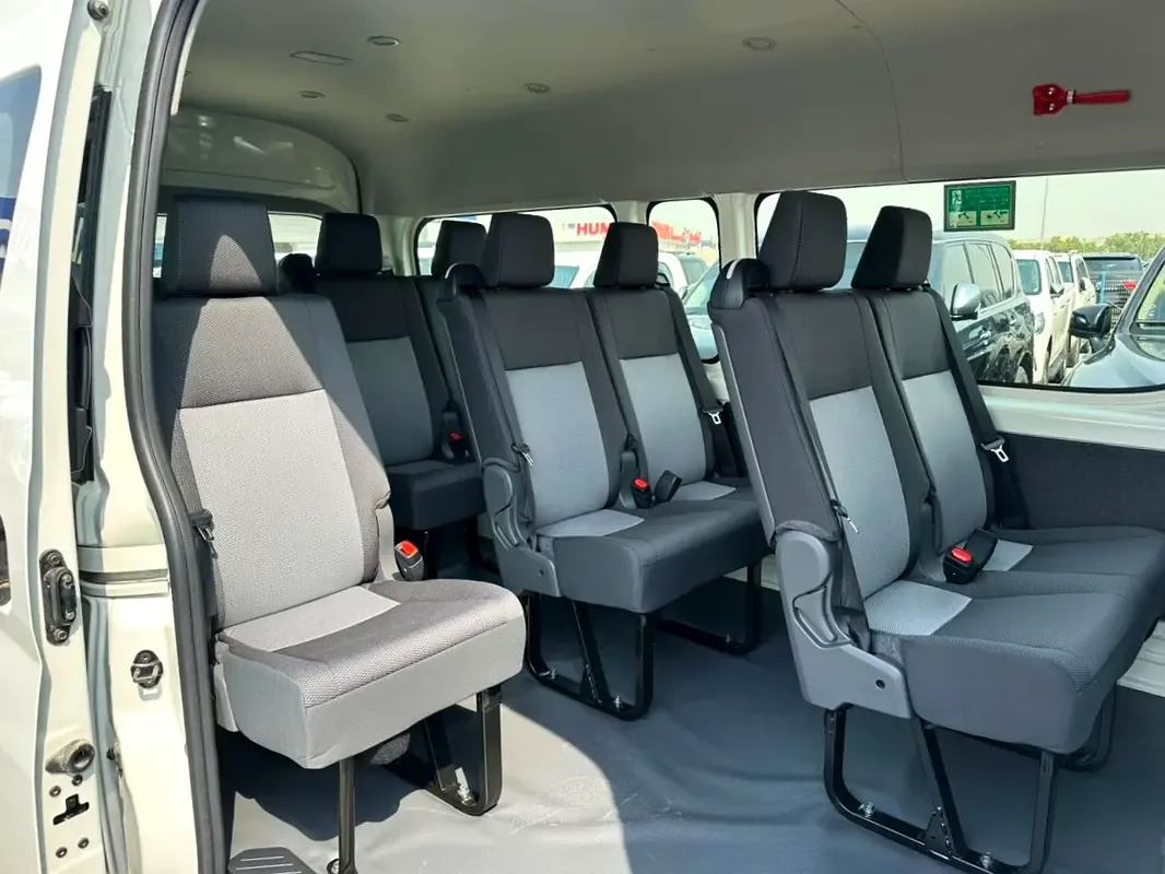 Toyota Hiace 2.8 MT (156 hp) - 17