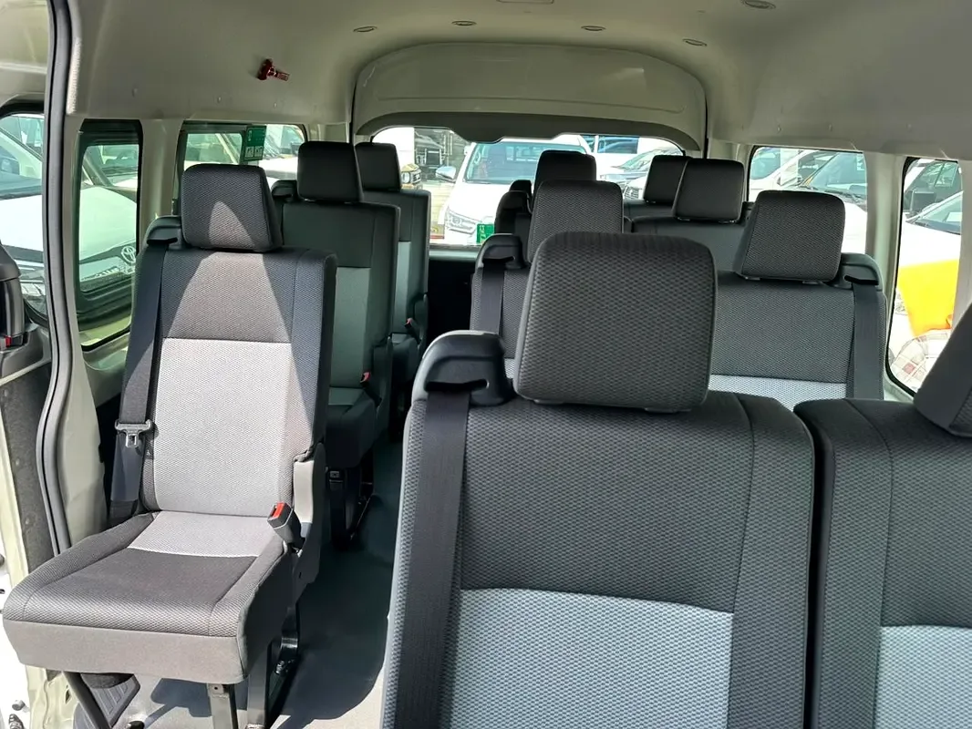 Toyota Hiace 2.8 MT (156 hp) - 15