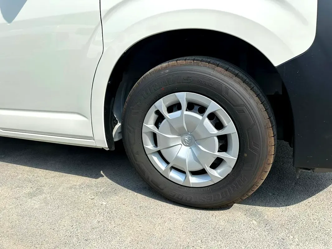 Toyota Hiace 2.8 MT (156 hp) - 20