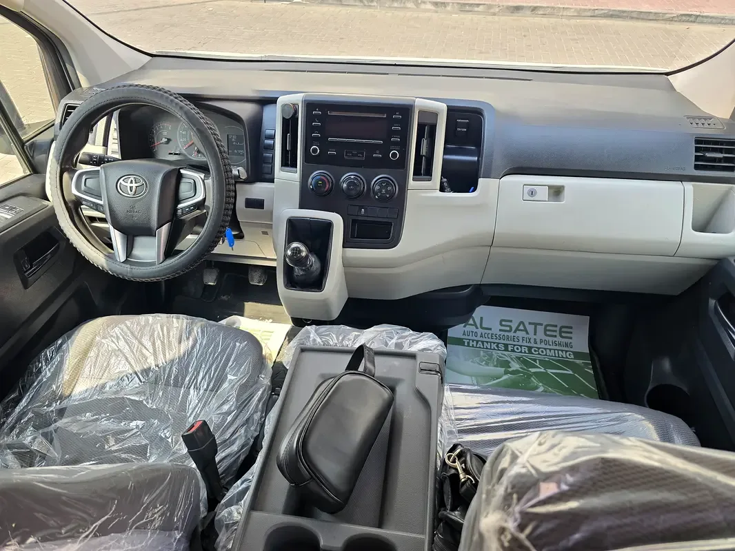 Toyota Hiace 3.0 D MT RWD (144 حصان) - 10