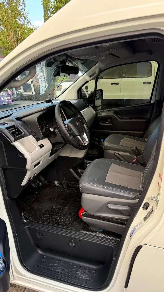 Toyota Hiace 3.5 AT (281 hp) - 12
