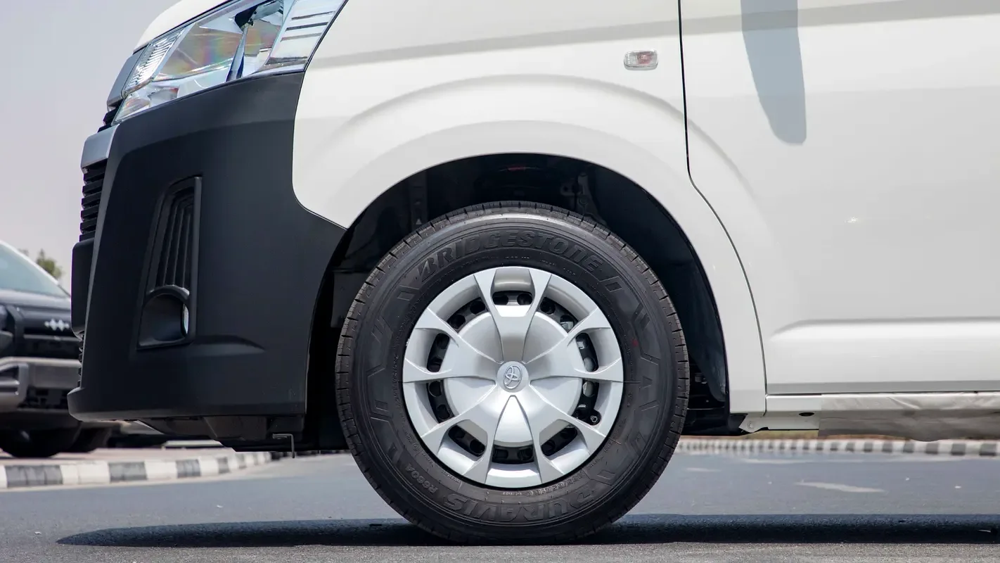 Toyota Hiace 3.5 AT (281 حصان) - 9