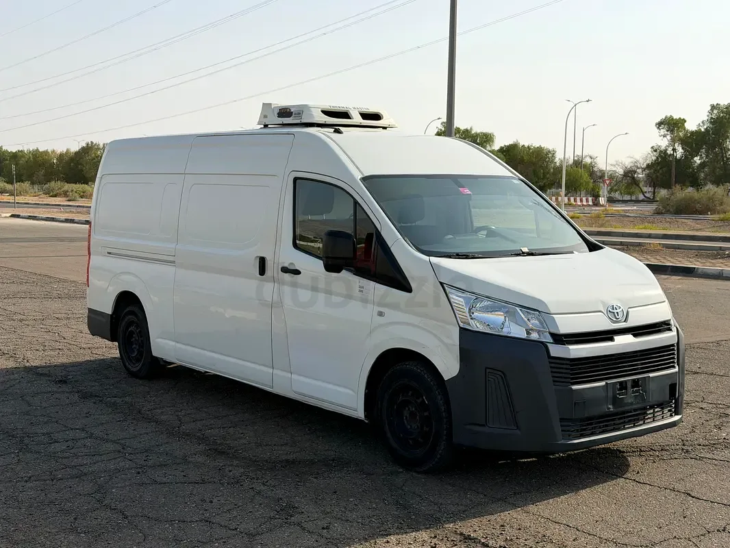 Toyota Hiace 3.5 MT (281 hp)