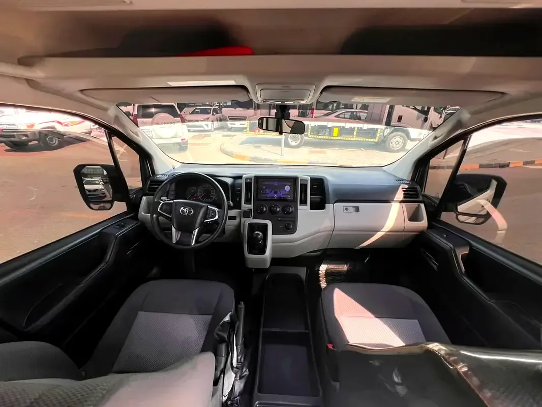 Toyota Hiace 3.5 MT (281 hp) - 8