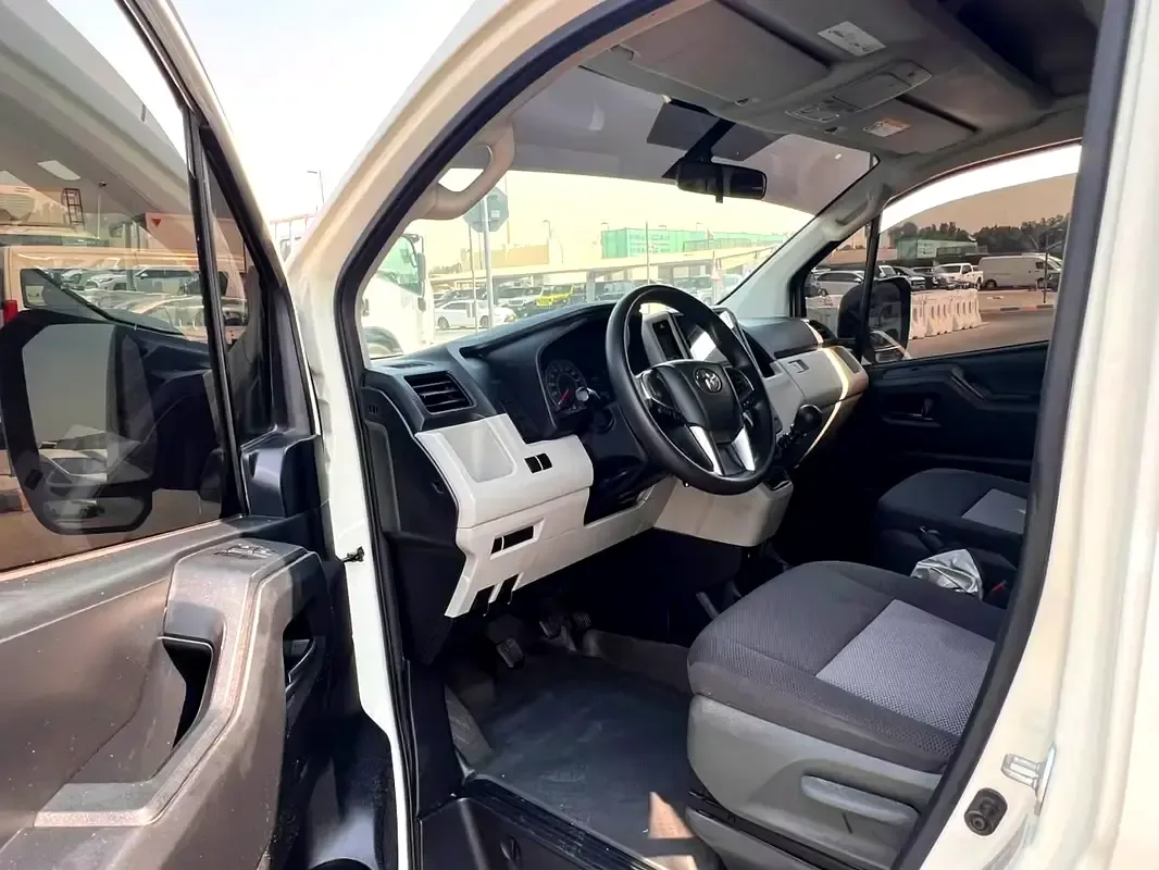 Toyota Hiace 3.5 MT (281 hp) - 7