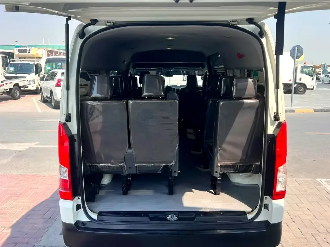 Toyota Hiace 3.5 MT (281 hp) - 11