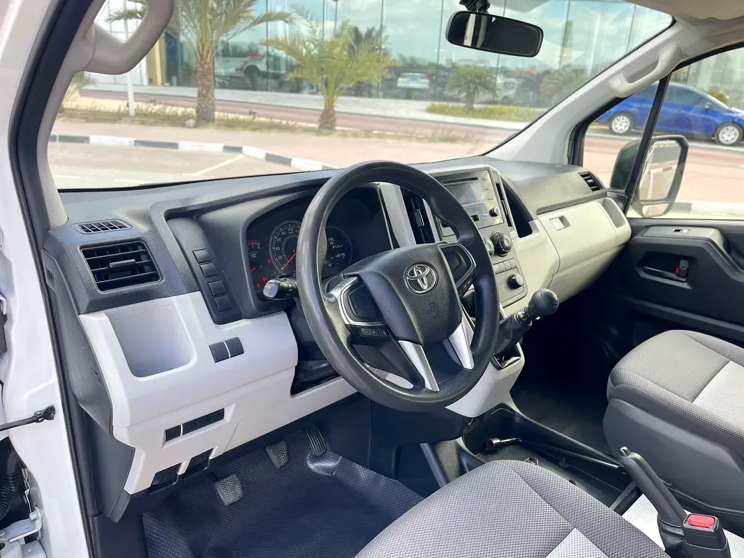 Toyota Hiace 3.5 MT (281 حصان) - 7