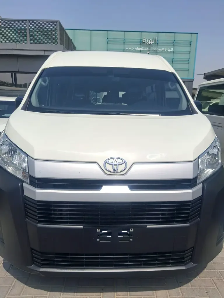 Toyota Hiace 3.5 MT (281 hp)
