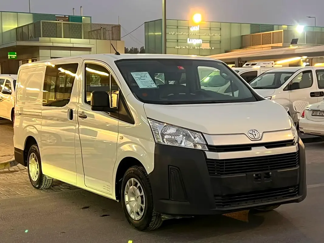 Toyota Hiace 3.5 MT (281 hp)