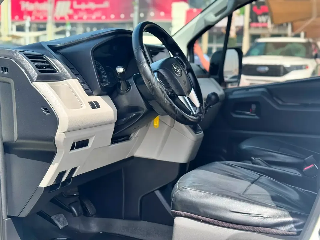Toyota Hiace 3.5 MT (281 hp) - 9