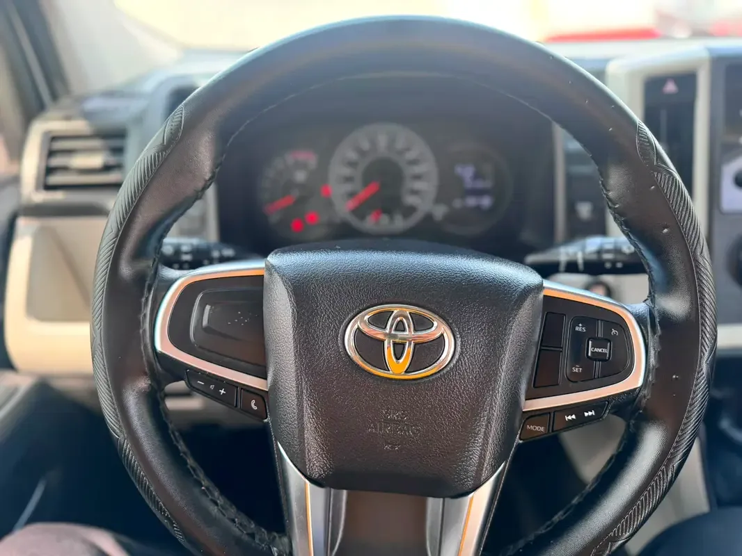 Toyota Hiace 3.5 MT (281 hp) - 12