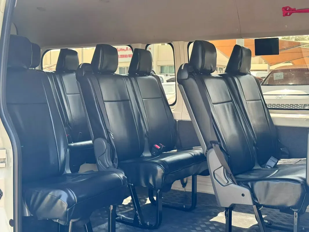 Toyota Hiace 3.5 MT (281 hp) - 10