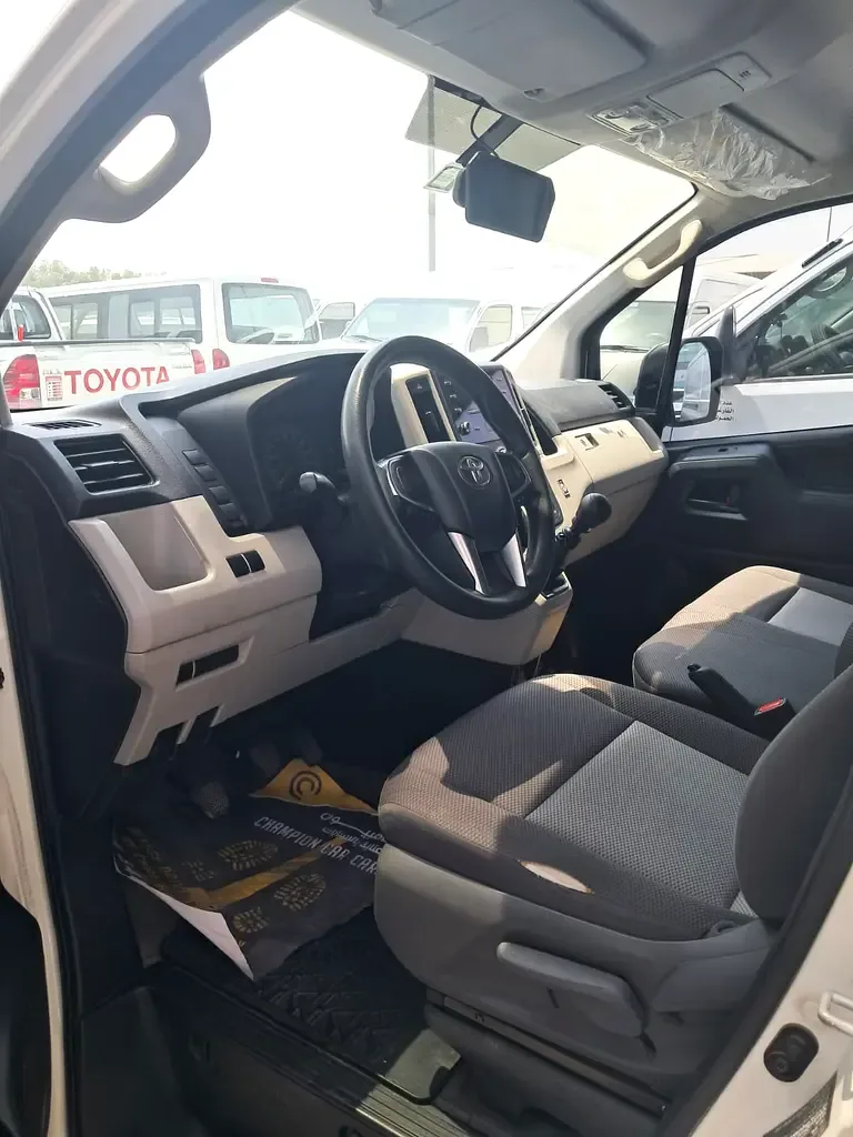 Toyota Hiace 3.5 MT (281 حصان) - 3