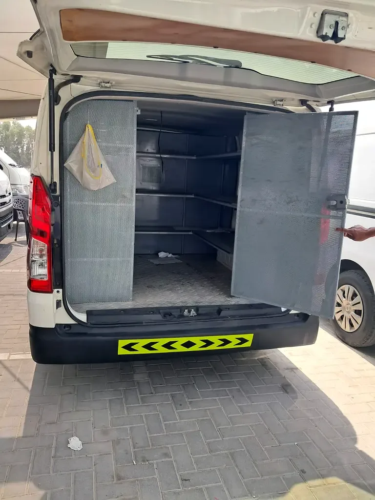 Toyota Hiace 3.5 MT (281 حصان) - 6