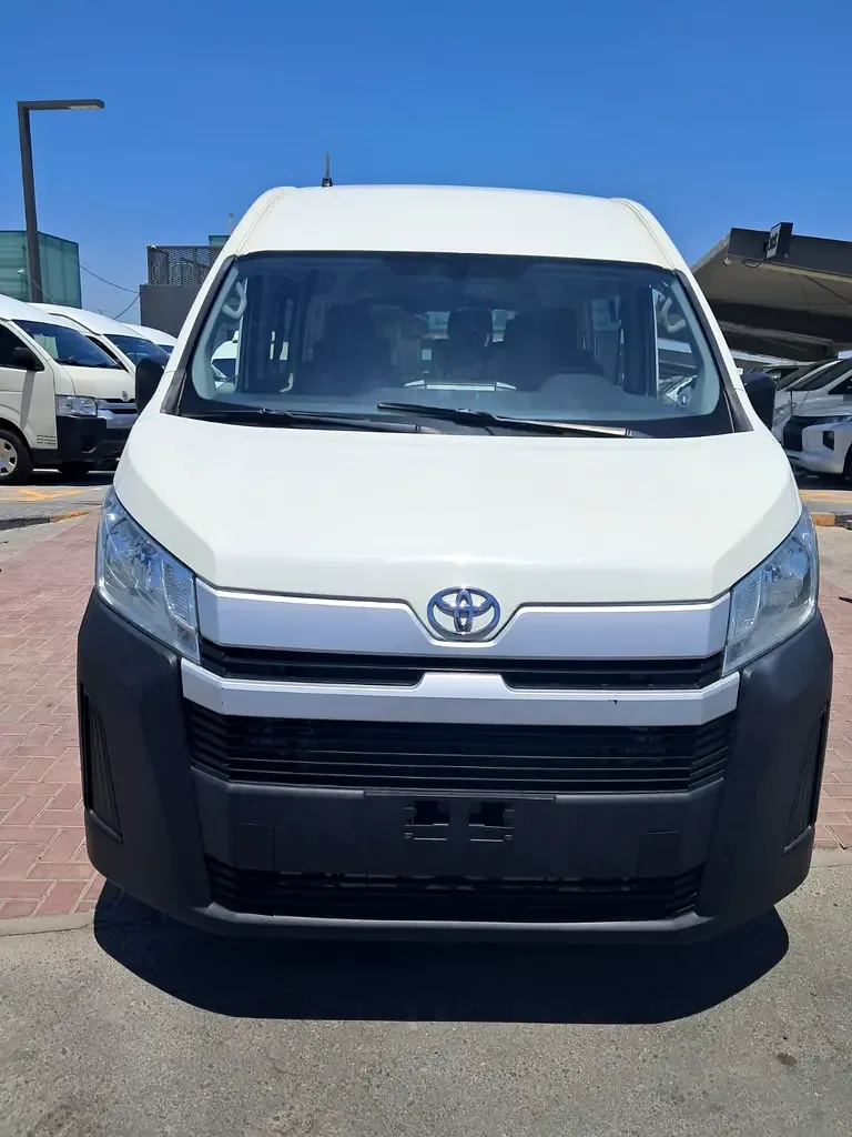 Toyota Hiace 3.5 MT (281 hp)