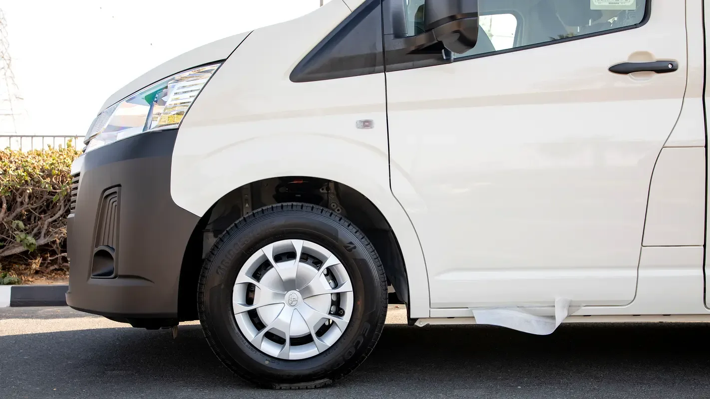 Toyota Hiace 3.5 MT (281 حصان) - 7