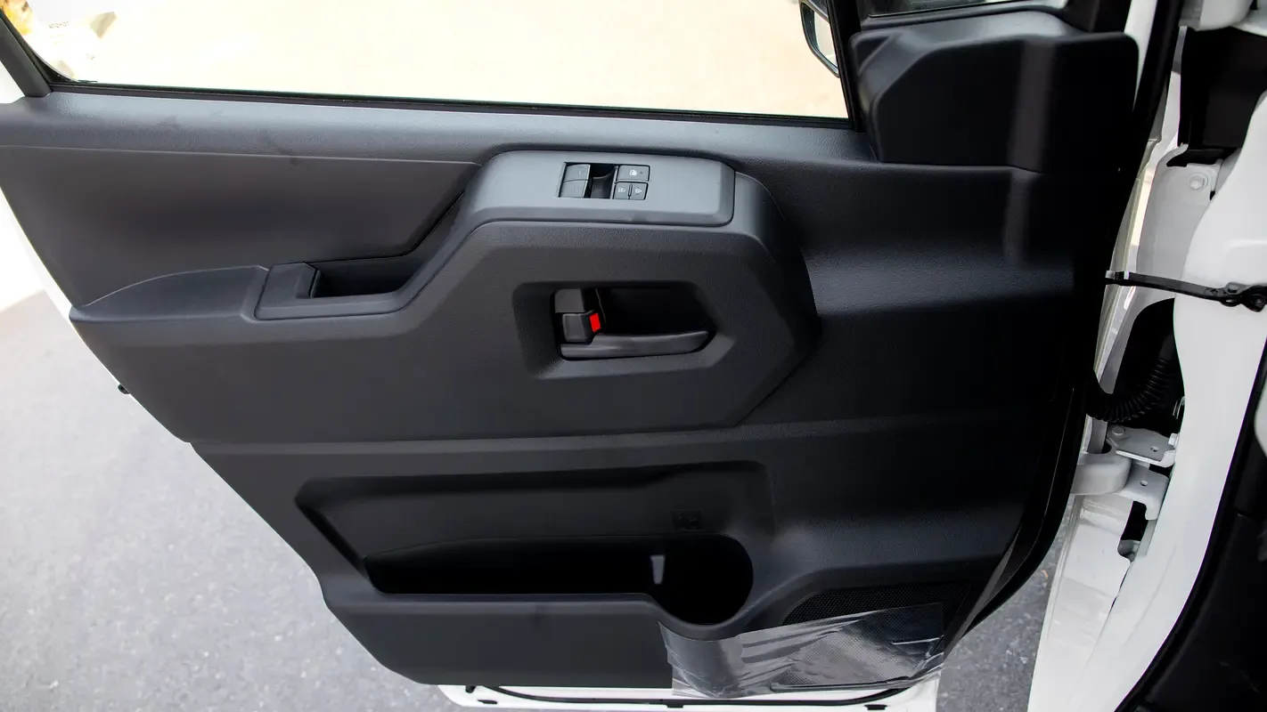 Toyota Hiace 3.5 MT (281 حصان) - 8