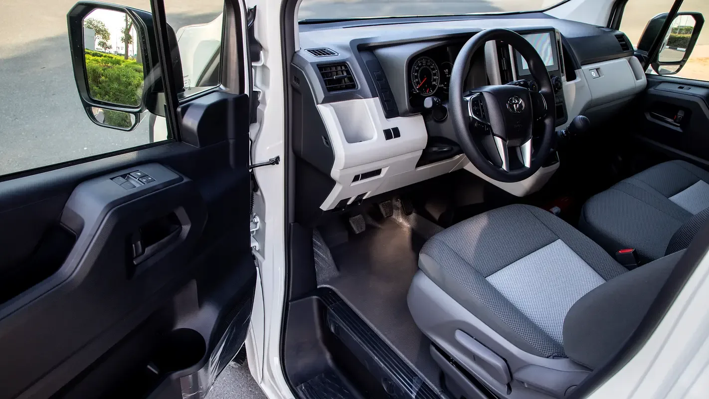 Toyota Hiace 3.5 MT (281 حصان) - 11