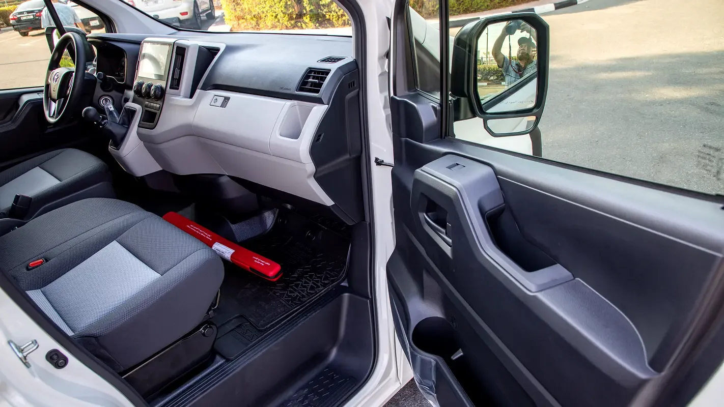 Toyota Hiace 3.5 MT (281 حصان) - 16