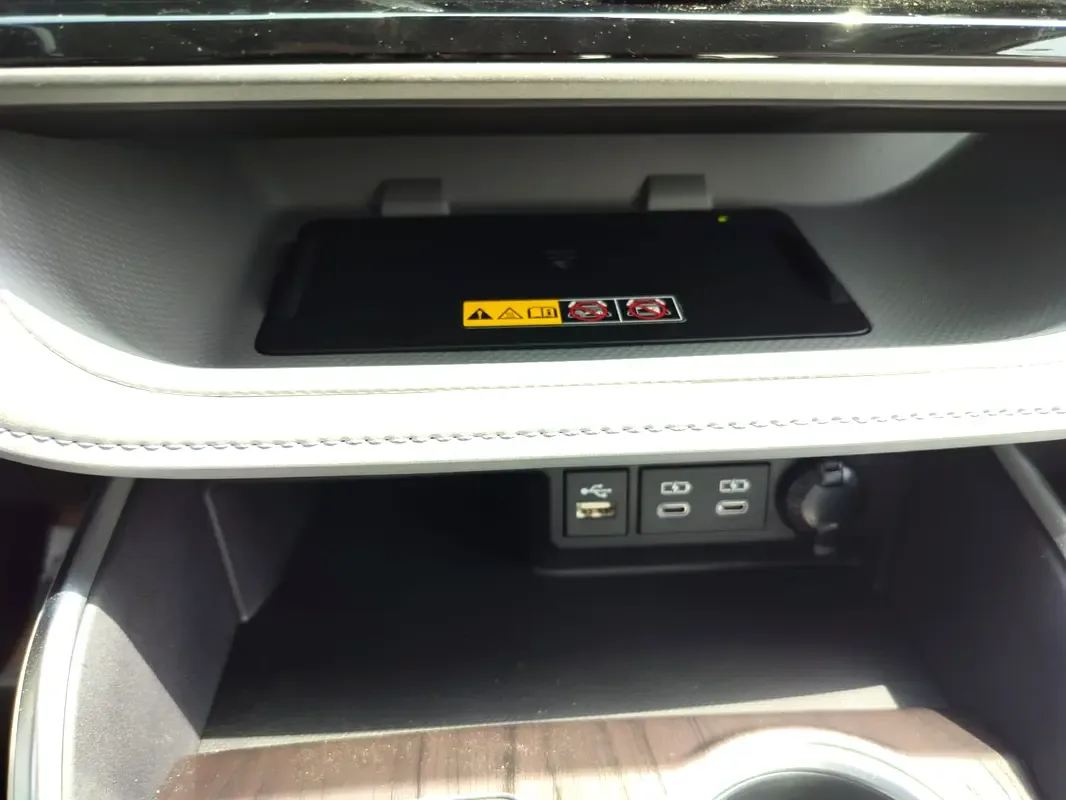 Toyota Highlander 2.5 AT (246 hp) - 17