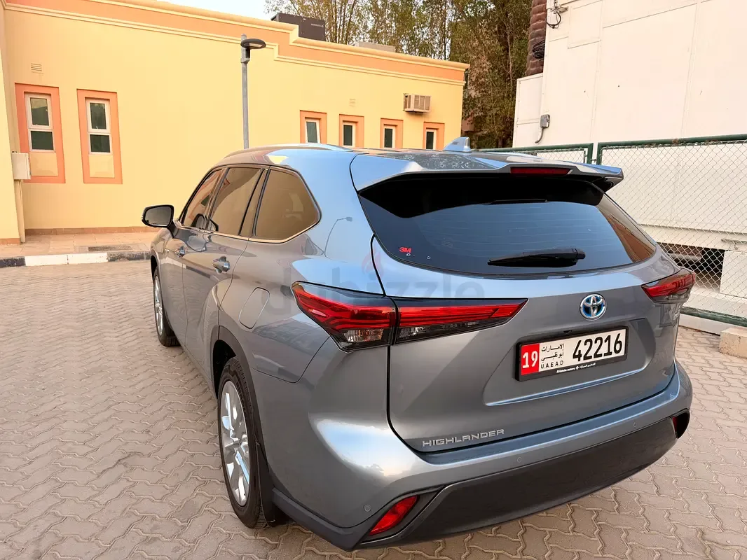 Toyota Highlander 2.5 AT 4WD (248 hp) - 2