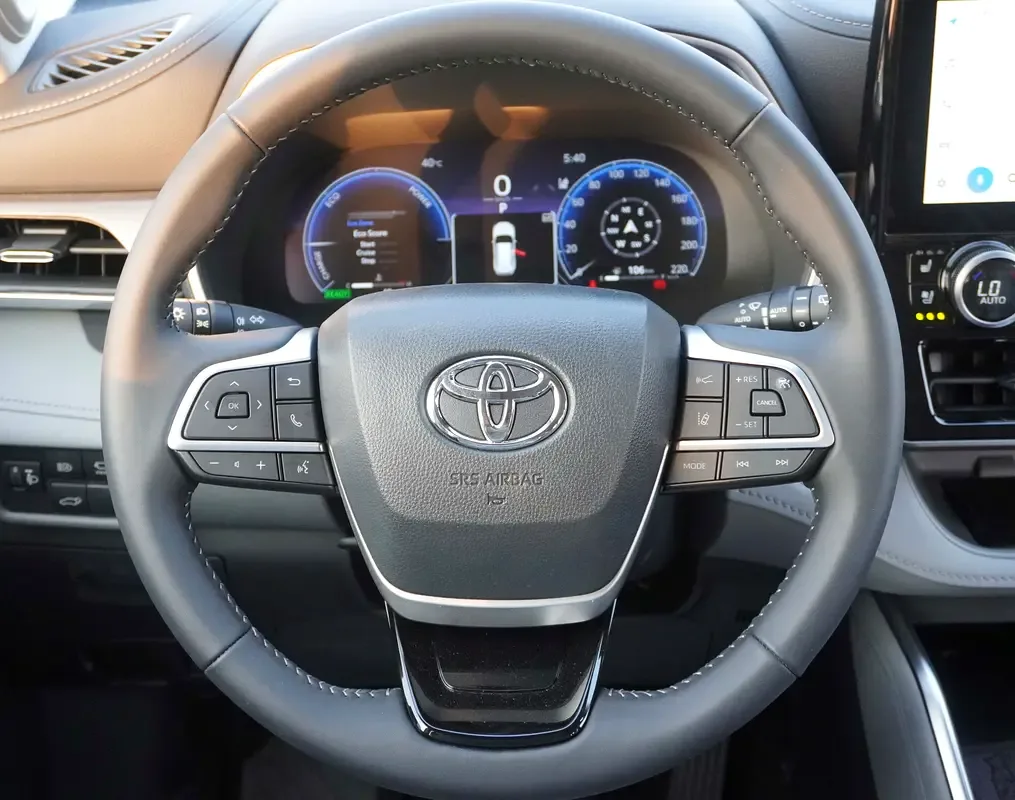Toyota Highlander 2.5 AT 4WD (248 hp) - 20