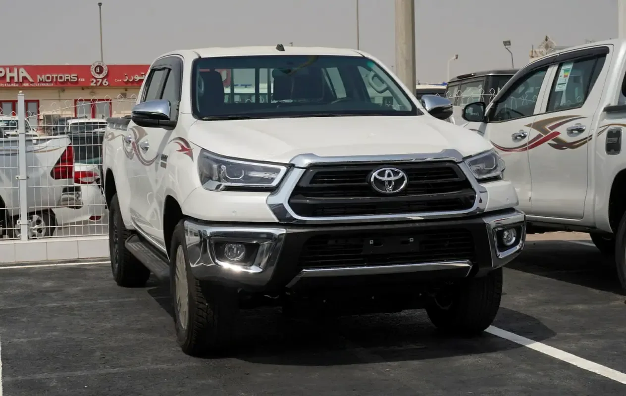 Toyota Hilux 2.4 AT 4WD (150 hp)
