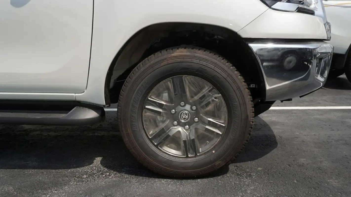 Toyota Hilux 2.4 AT 4WD (150 hp) - 7