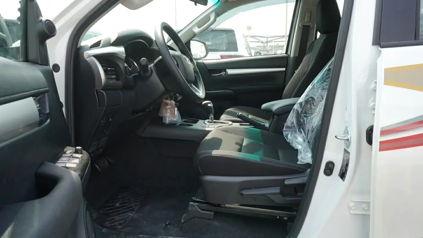 Toyota Hilux 2.4 AT 4WD (150 hp) - 10
