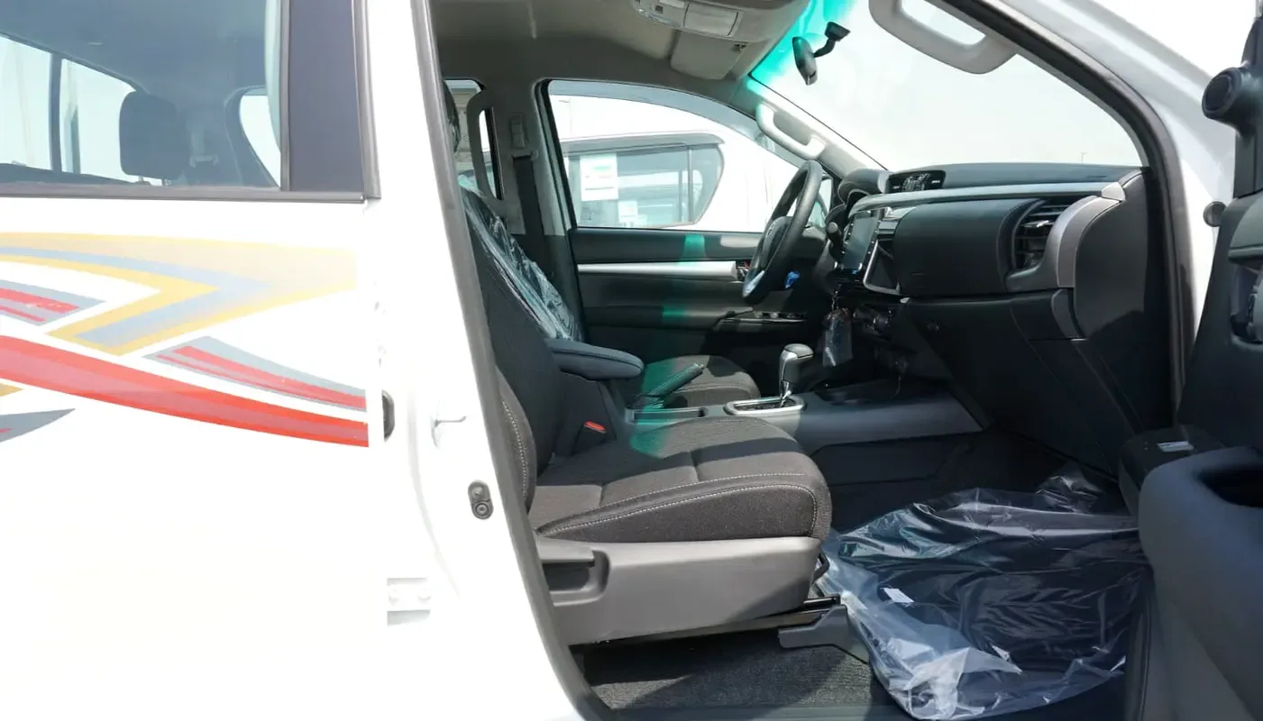 Toyota Hilux 2.4 AT 4WD (150 hp) - 11