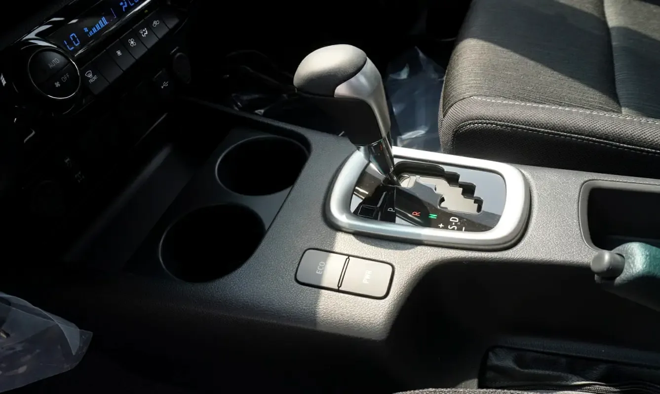 Toyota Hilux 2.4 AT 4WD (150 hp) - 13