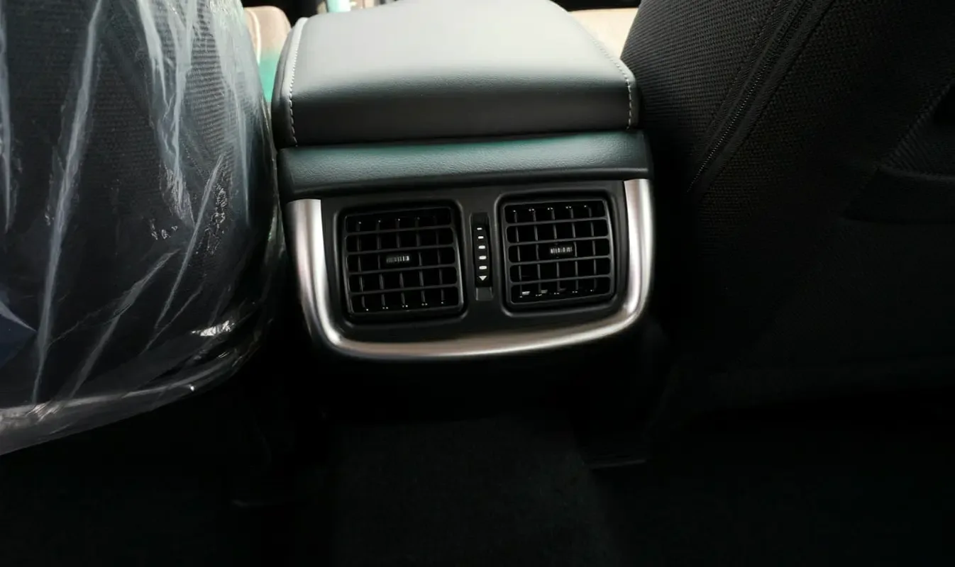 Toyota Hilux 2.4 AT 4WD (150 hp) - 14