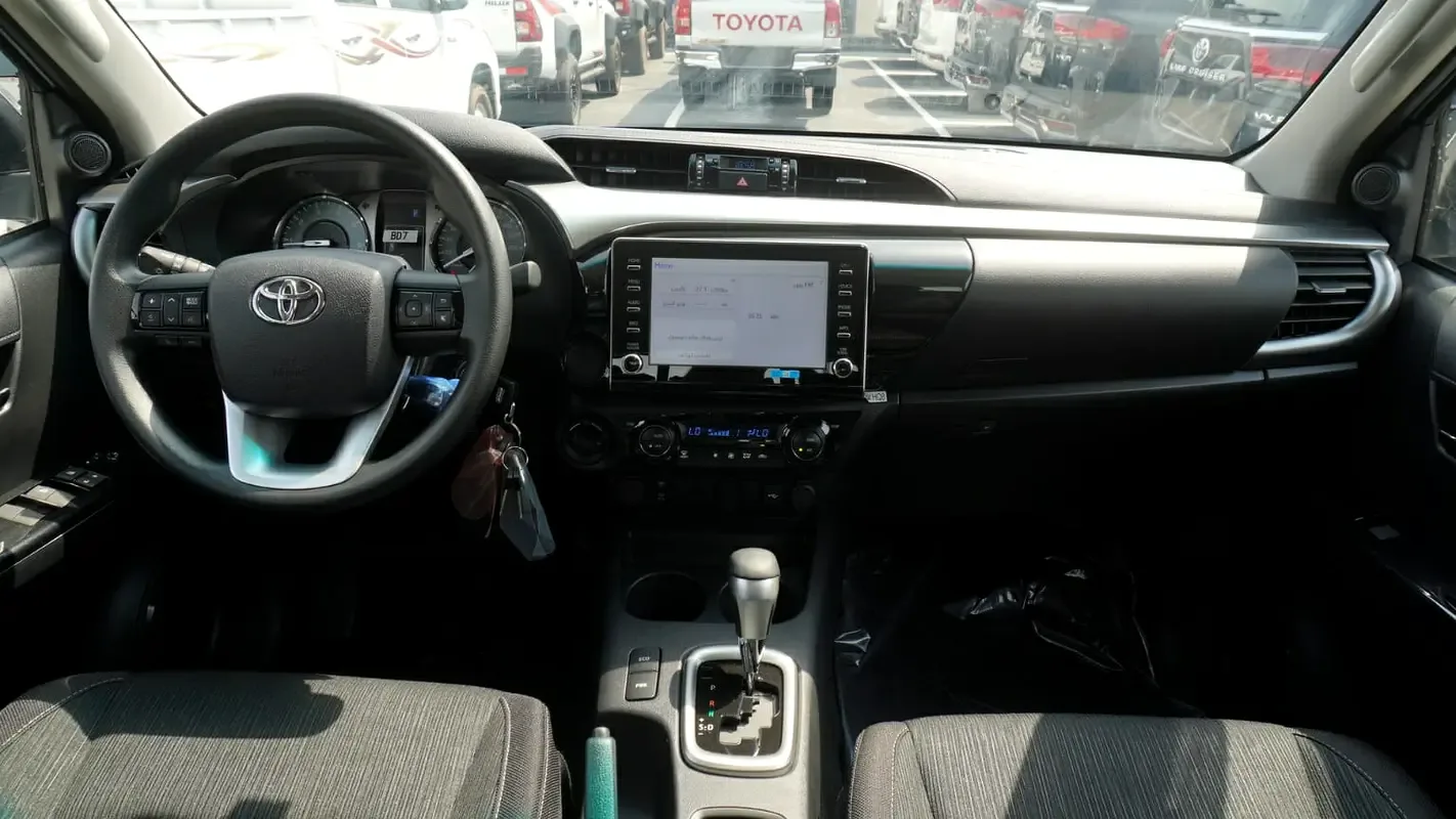 Toyota Hilux 2.4 AT 4WD (150 hp) - 15