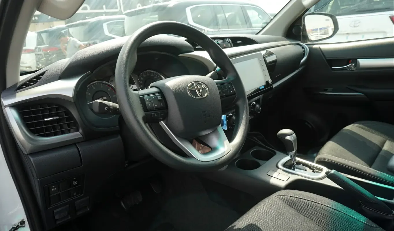 Toyota Hilux 2.4 AT 4WD (150 hp) - 12