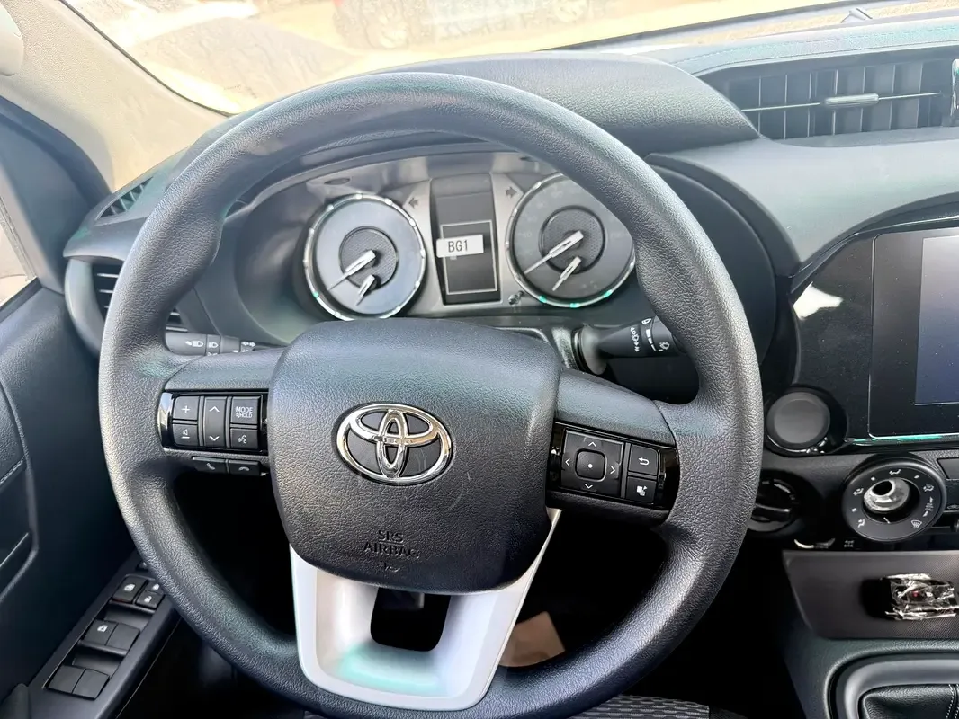 Toyota Hilux 2.4 AT 4WD (150 hp) - 4