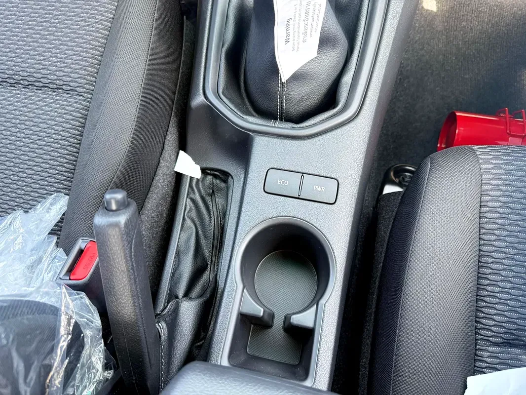 Toyota Hilux 2.4 AT 4WD (150 hp) - 8