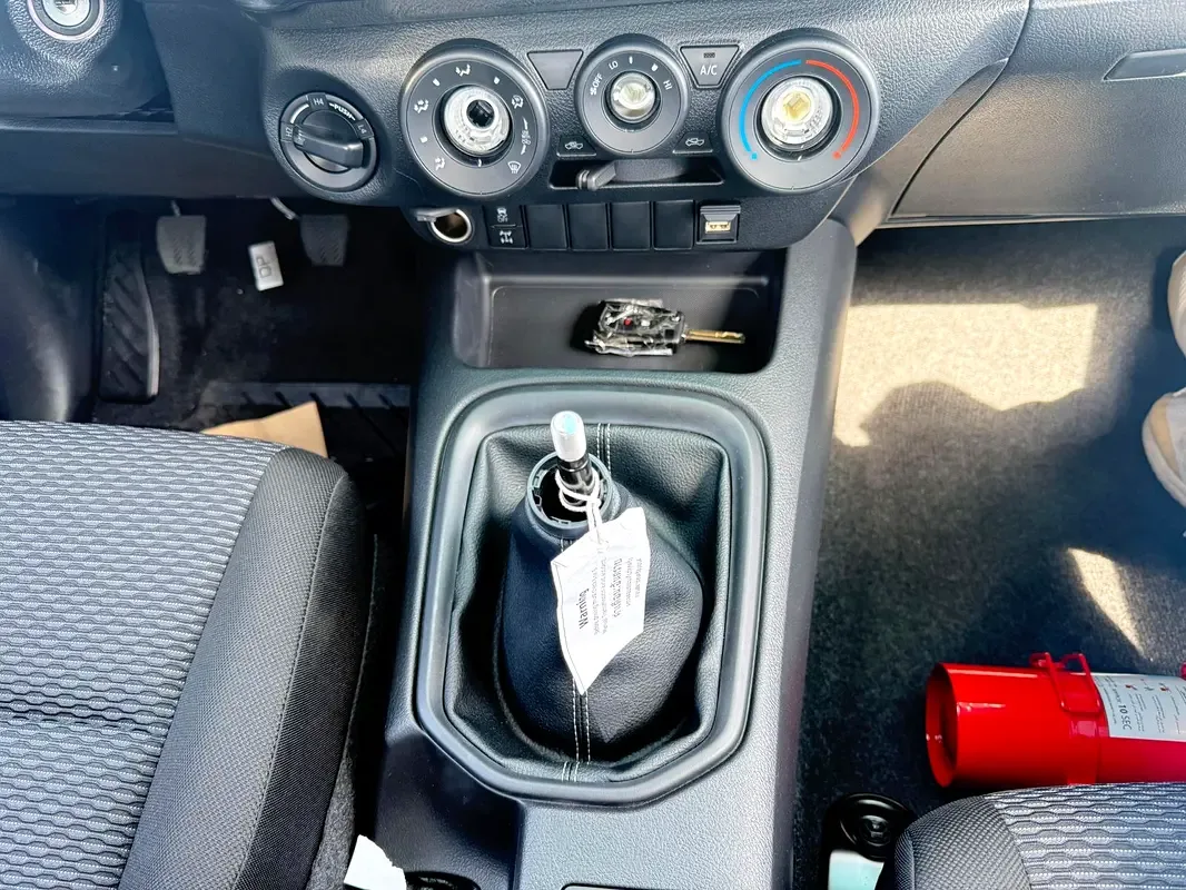 Toyota Hilux 2.4 AT 4WD (150 hp) - 9