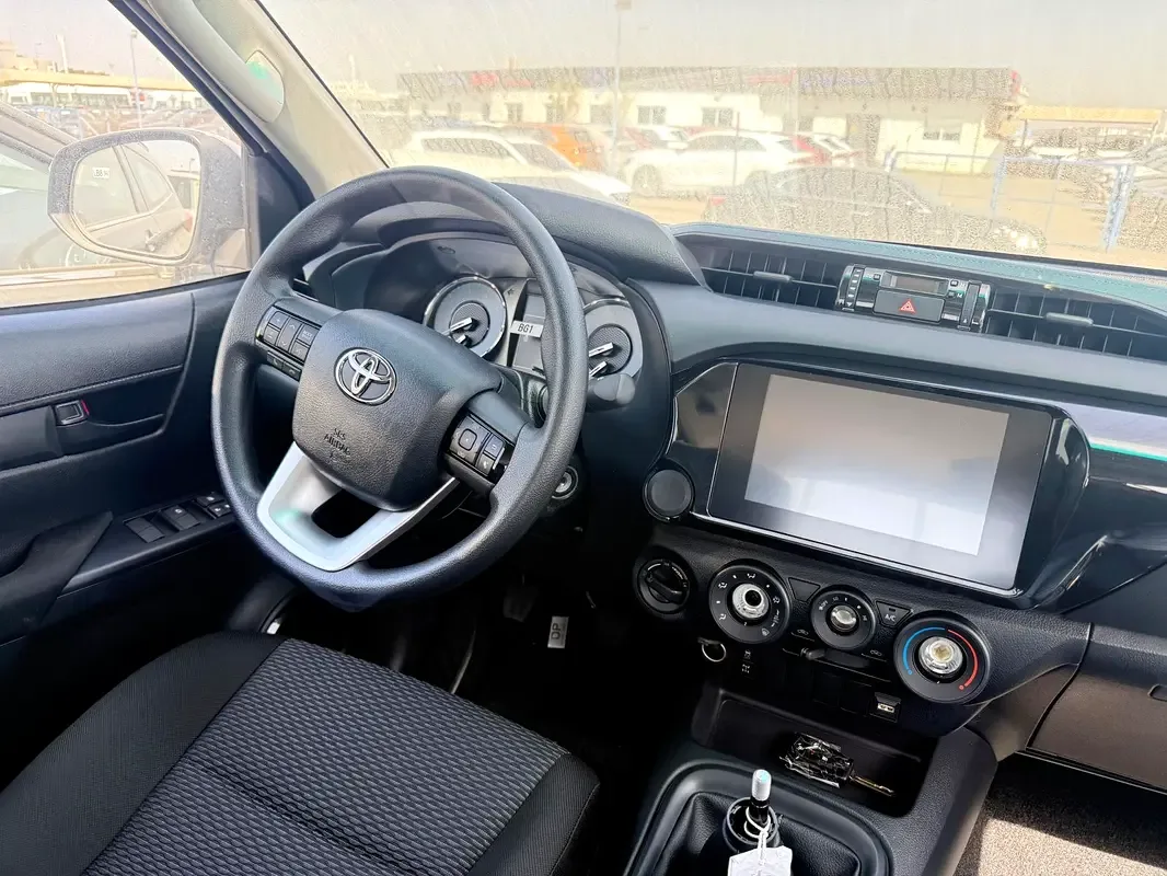 Toyota Hilux 2.4 AT 4WD (150 hp) - 10