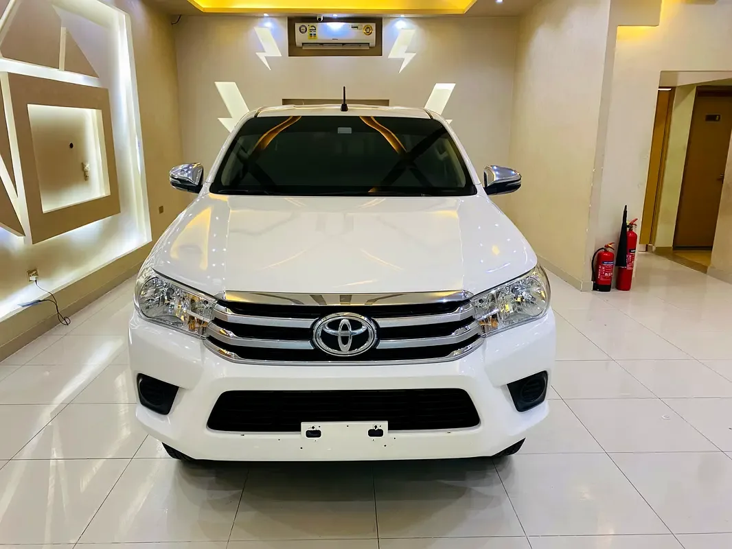 Toyota Hilux 2.4 D MT AWD (150 hp)