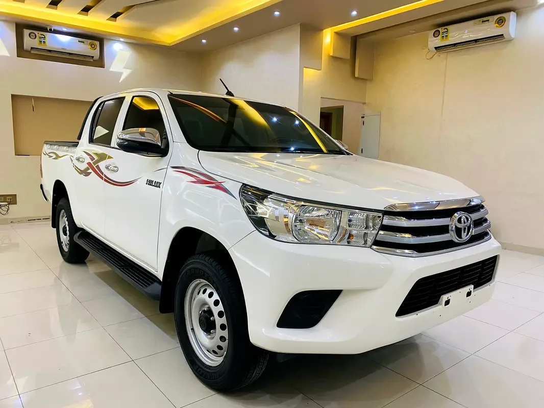 Toyota Hilux 2.4 D MT AWD (150 hp) - 6
