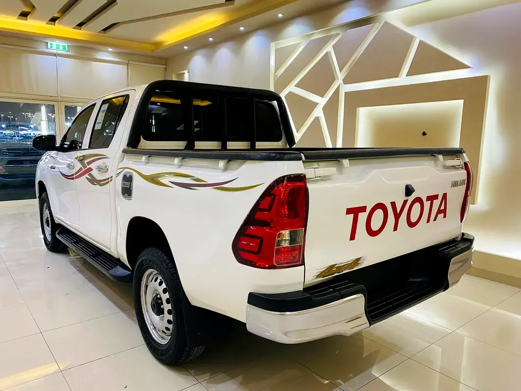 Toyota Hilux 2.4 D MT AWD (150 hp) - 7